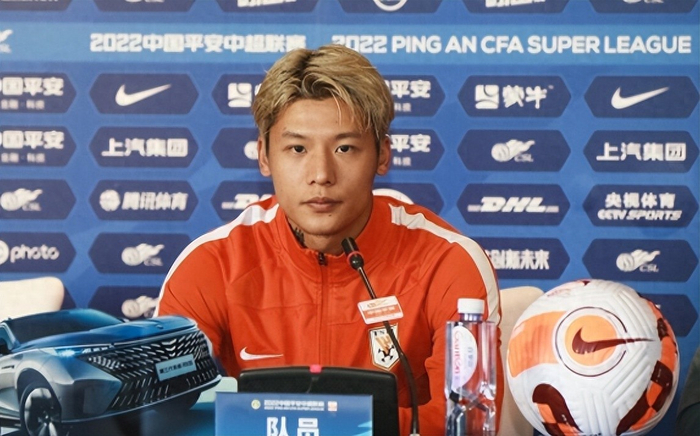 他曾两次被球迷视为鲁能离队热门，如今却依然能留队，值得期待|陈蒲|中超|重庆|邵佳一|国足_新浪体育_新浪新闻